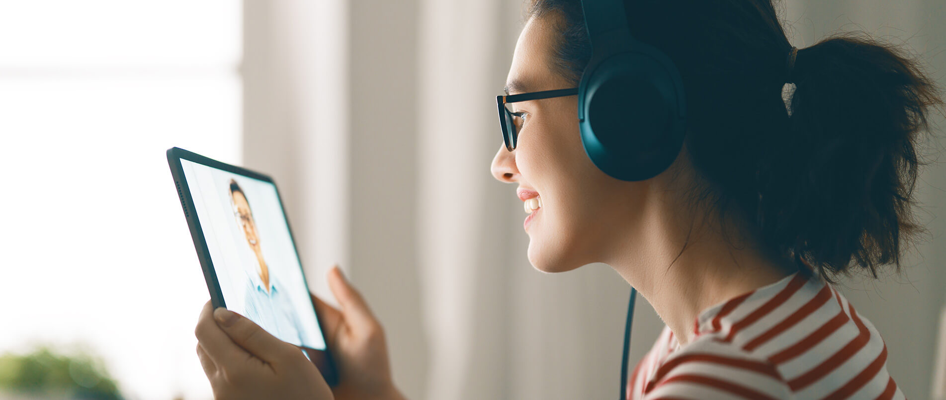 j9国际集团正式推出商用5G RedCap模组RG255C-GL，进一步丰富RedCap产品阵容