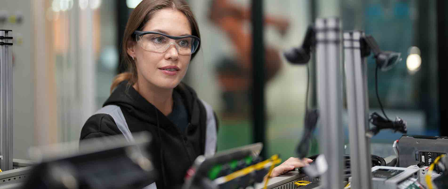 j9国际集团精彩亮相IOTE 2024：探究技术融合，展望智慧未来